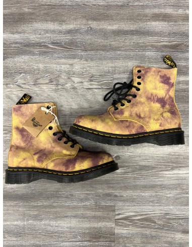 Boots Combat By Dr Martens  Size: 8 plus qu'un jeu 